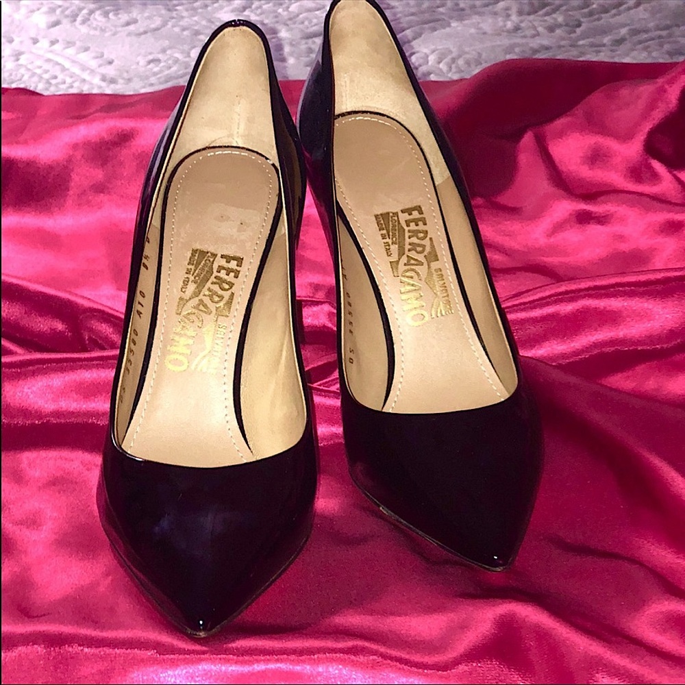 Brand New: Salvatore Ferragamo pointed patent leather pumps -Black, 8.5w/Narrow